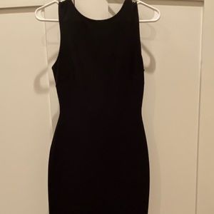 Lulu’s fitted black dress
